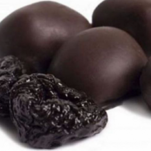 Чернослив в темной шоколадной глазури